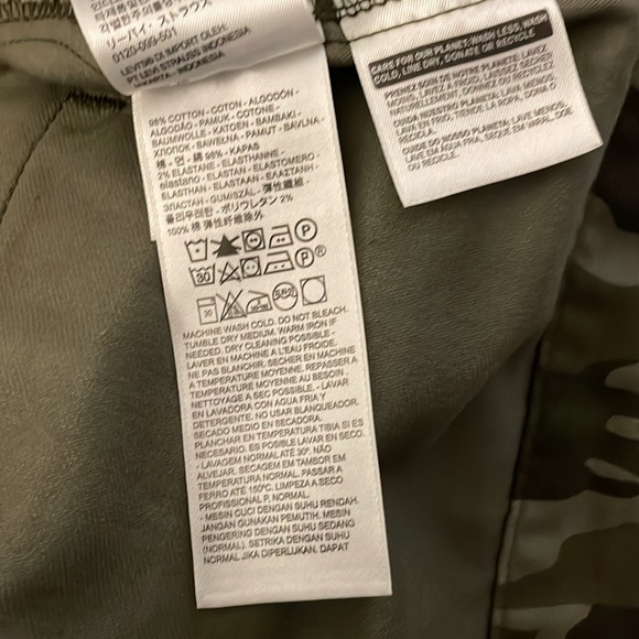 New without tags Levi’s Camo Trucker jacket size 2X - Picture 5 of 6